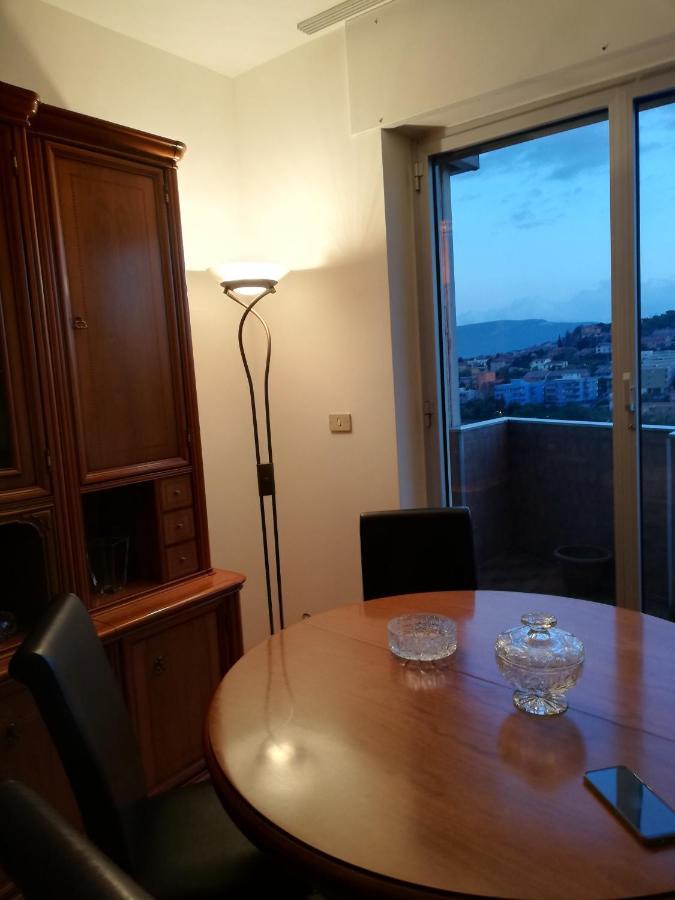 Nino E Issi Apartment Trieste Eksteriør billede